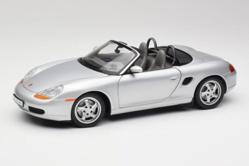 Porsche Boxster 986 Kabriolets Arctic Sudrabs Metāliski UT Models 1:18 27852 Metāls