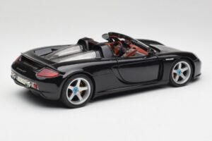 Porsche Carrera GT Melns Maisto 1:18 36665 Metāls — attēls 3 no 8