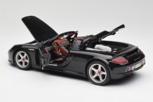 Porsche Carrera GT Melns Maisto 1:18 36665 Metāls — attēls 5 no 8