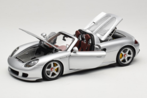 Porsche Carrera GT Silver Metallic Minichamps 1:18 WAP02103014 Metāls — attēls 2 no 8