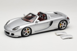 Porsche Carrera GT Silver Metallic Minichamps 1:18 WAP02103014 Metāls