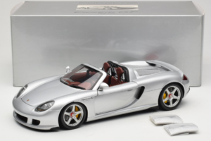 Porsche Carrera GT Silver Metallic Minichamps 1:18 WAP02103014 Metāls — attēls 8 no 8