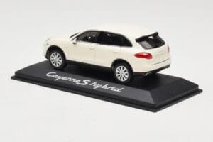 Porsche Cayenne 958 S Hybrid Balts Minichamps 1:43 WAP0200040B Metāls — attēls 3 no 4