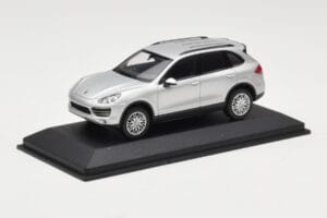 Porsche Cayenne 958 Sudrabs Minichamps 1:43 WAP0200020B Metāls — attēls 2 no 4