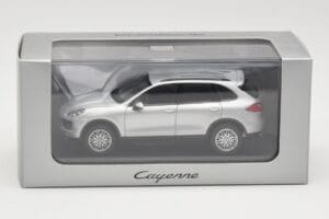 Porsche Cayenne 958 Sudrabs Minichamps 1:43 WAP0200020B Metāls — attēls 4 no 4