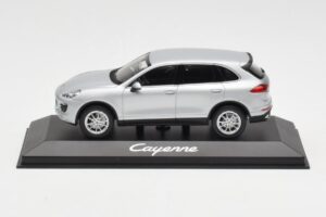 Porsche Cayenne 958 Sudrabs Minichamps 1:43 WAP0200020E Metāls