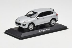 Porsche Cayenne 958 Sudrabs Minichamps 1:43 WAP0200020E Metāls — attēls 2 no 4