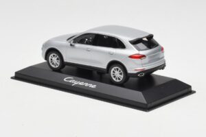 Porsche Cayenne 958 Sudrabs Minichamps 1:43 WAP0200020E Metāls — attēls 3 no 4