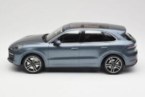 Porsche Cayenne 958 Turbo S Blue Metallic Minichamps 1:18 155066071 Metāls — attēls 3 no 6