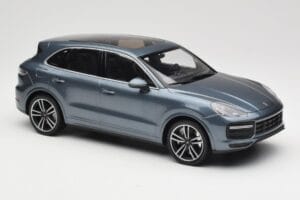 Porsche Cayenne 958 Turbo S Blue Metallic Minichamps 1:18 155066071 Metāls — attēls 4 no 6
