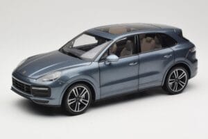 Porsche Cayenne 958 Turbo S Blue Metallic Minichamps 1:18 110066070 Metāls