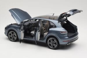 Porsche Cayenne 958 Turbo S Blue Metallic Minichamps 1:18 110066070 Metāls — attēls 5 no 8