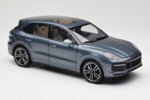 Porsche Cayenne 958 Turbo S Blue Metallic Minichamps 1:18 110066070 Metāls — attēls 6 no 8