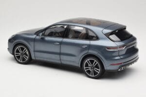 Porsche Cayenne 958 Turbo S Blue Metallic Minichamps 1:18 110066070 Metāls — attēls 7 no 8