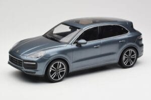 Porsche Cayenne 958 Turbo S Blue Metallic Minichamps 1:18 155066071 Metāls