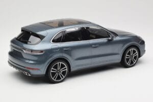 Porsche Cayenne 958 Turbo S Blue Metallic Minichamps 1:18 155066071 Metāls — attēls 2 no 6