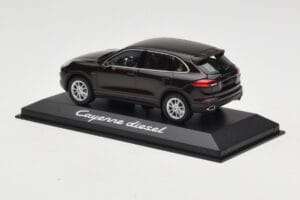 Porsche Cayenne 958 Diesel Acajou Brown Minichamps 1:43 WAP0200030E Metāls — attēls 3 no 4