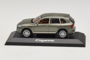 Porsche Cayenne Grey Metallic Minichamps 1:43 WAP02061317 Metāls
