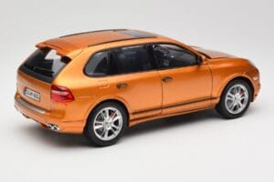 Porsche Cayenne GTS Lava Orange Norev 1:18 187535 Metāls — attēls 3 no 8