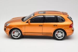 Porsche Cayenne GTS Lava Orange Norev 1:18 187535 Metāls — attēls 4 no 8