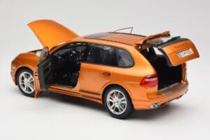 Porsche Cayenne GTS Lava Orange Norev 1:18 187535 Metāls — attēls 5 no 8