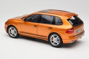 Porsche Cayenne GTS Lava Orange Norev 1:18 187535 Metāls — attēls 7 no 8