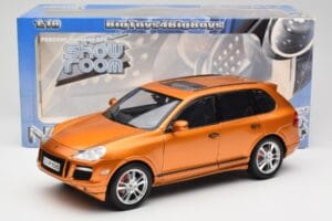 Porsche Cayenne GTS Lava Orange Norev 1:18 187535 Metāls — attēls 8 no 8