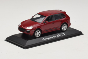 Porsche Cayenne 955 GTS Sarkans Ar Sudraba Diskiem Minichamps 1:43 WAP02000818 Metāls — attēls 2 no 4