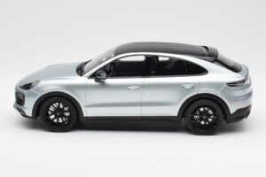 Porsche Cayenne E3 S Coupe Dolo Sudrabs Norev 1:18 WAP0213220K Metāls — attēls 3 no 6