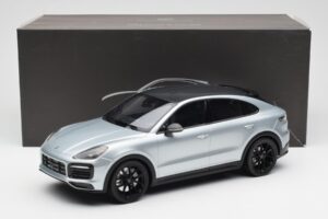 Porsche Cayenne E3 S Coupe Dolo Sudrabs Norev 1:18 WAP0213220K Metāls — attēls 6 no 6