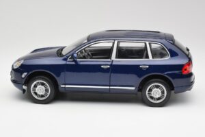 Porsche Cayenne S 9PA Dark Sea Zils Metāliski Maisto 1:18 31635 Metāls — attēls 4 no 8