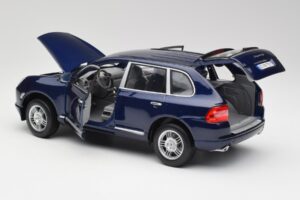 Porsche Cayenne S 9PA Dark Sea Zils Metāliski Maisto 1:18 31635 Metāls — attēls 5 no 8