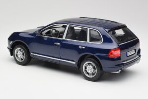 Porsche Cayenne S 9PA Dark Sea Zils Metāliski Maisto 1:18 31635 Metāls — attēls 7 no 8