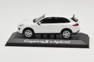 Porsche Cayenne 958 S e-Hybrid Balts Minichamps 1:43 WAP0200040E Metāls