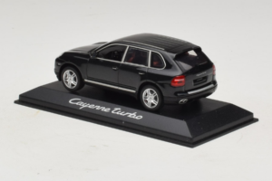 Porsche Cayenne Turbo Dark Green Metallic Minichamps 1:43 WAP02061117 Metāls — attēls 3 no 5