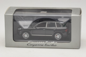 Porsche Cayenne Turbo Dark Green Metallic Minichamps 1:43 WAP02061117 Metāls — attēls 5 no 5