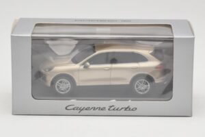 Porsche Cayenne 958 Turbo Zelts Minichamps 1:43 WAP0200050E Metāls — attēls 4 no 4