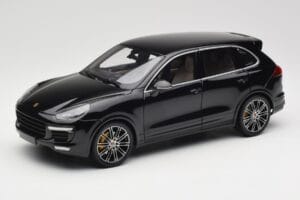 Porsche Cayenne Turbo S 958 Black Metallic Minichamps 1:18 110064000 Metāls