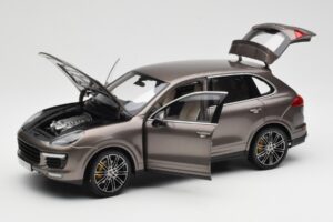 Porsche Cayenne E2 Turbo S Umbra Metaliks Minichamps 1:18 WAP0213020F Metāls — attēls 2 no 8