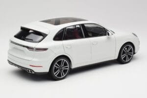 Porsche Cayenne 9YA Turbo Balts Metallic Minichamps 1:18 155042560 Metāls — attēls 3 no 8