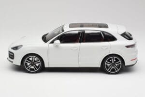 Porsche Cayenne 9YA Turbo Balts Metallic Minichamps 1:18 155042560 Metāls — attēls 4 no 8
