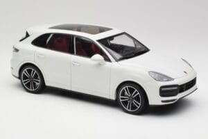 Porsche Cayenne 9YA Turbo Balts Metallic Minichamps 1:18 155042560 Metāls — attēls 6 no 8