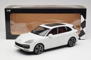 Porsche Cayenne 9YA Turbo Balts Metallic Minichamps 1:18 155042560 Metāls — attēls 8 no 8