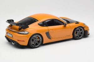 Porsche Cayman GT4 RS 982 Weissach Package Bahama Yellow Norev 1:18 187252 Metāls — attēls 3 no 8
