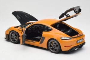 Porsche Cayman GT4 RS 982 Weissach Package Bahama Yellow Norev 1:18 187252 Metāls — attēls 5 no 8