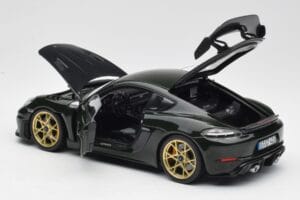 Porsche Cayman GT4 RS 982 Weissach Package Brewster Green Norev 1:18 187250 Metāls — attēls 5 no 8