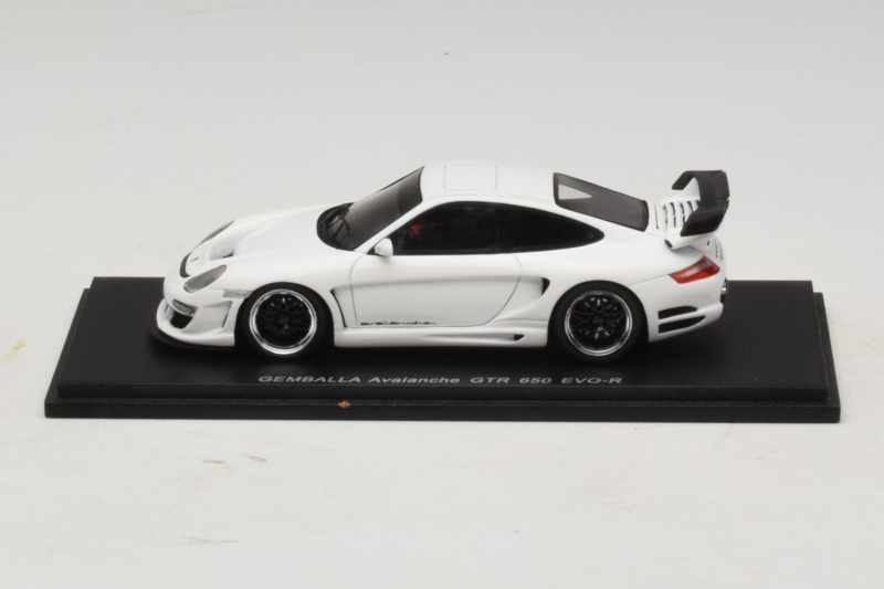 Porsche Gemballa Avalanche GTR 650 Evo 997 Balts Spark 1:43 S0719 Sveķi