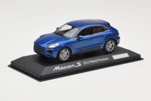 Porsche Macan 95B S Zils World Premiere Minichamps 1:43 WAP0201550E Metāls — attēls 2 no 4