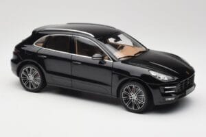 Porsche Macan Turbo 95B Black Metallic Minichamps 1:18 110062502 Metāls — attēls 6 no 8