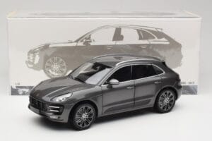 Porsche Macan Turbo 95B Grey Metallic Minichamps 1:18 110062501 Metāls — attēls 8 no 8